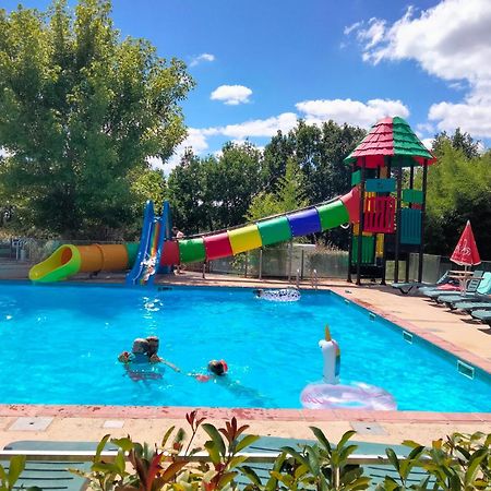 Camping Fontaine Du Roc Guest House Devillac Exterior photo