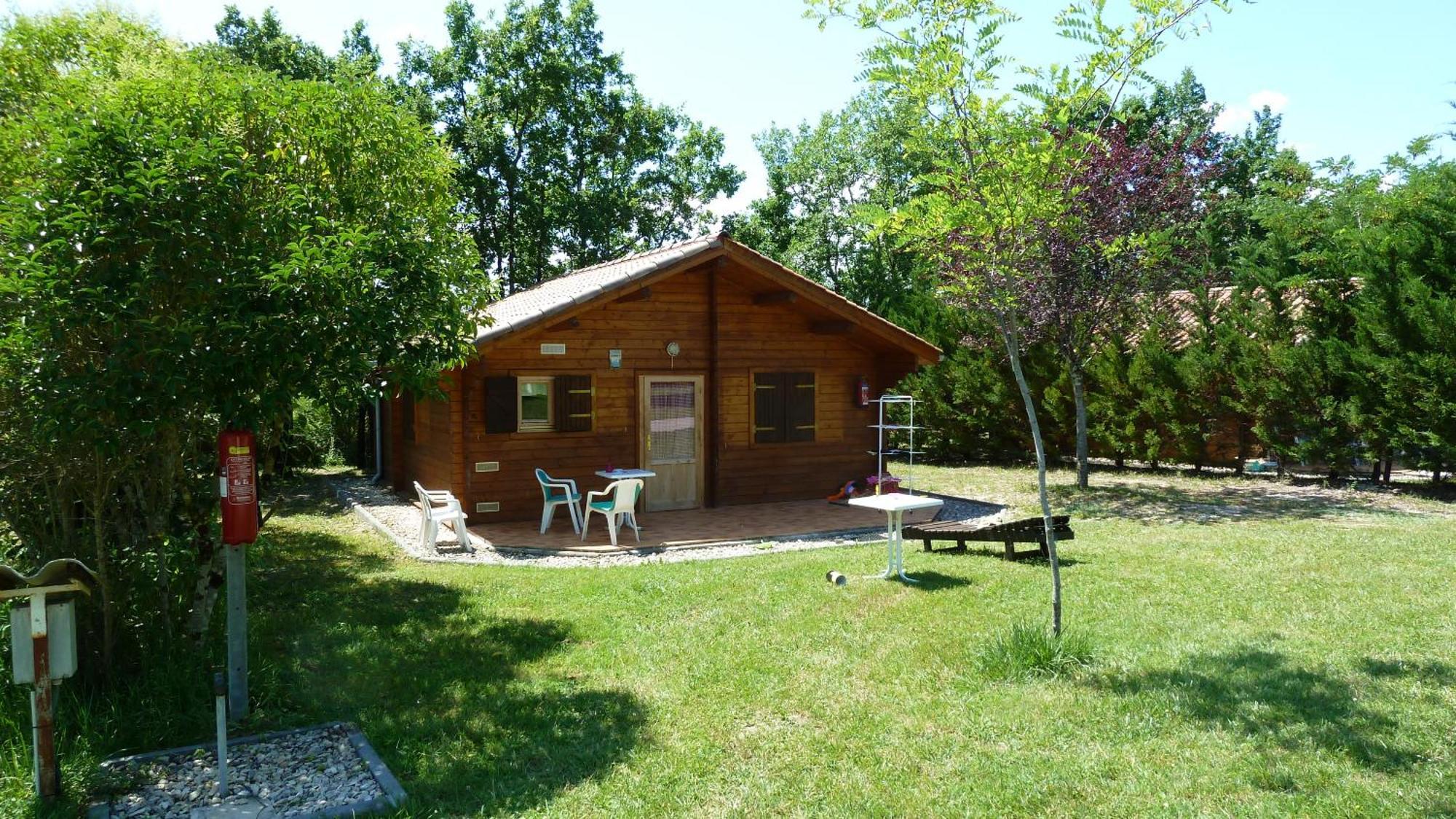 Camping Fontaine Du Roc Guest House Devillac Room photo